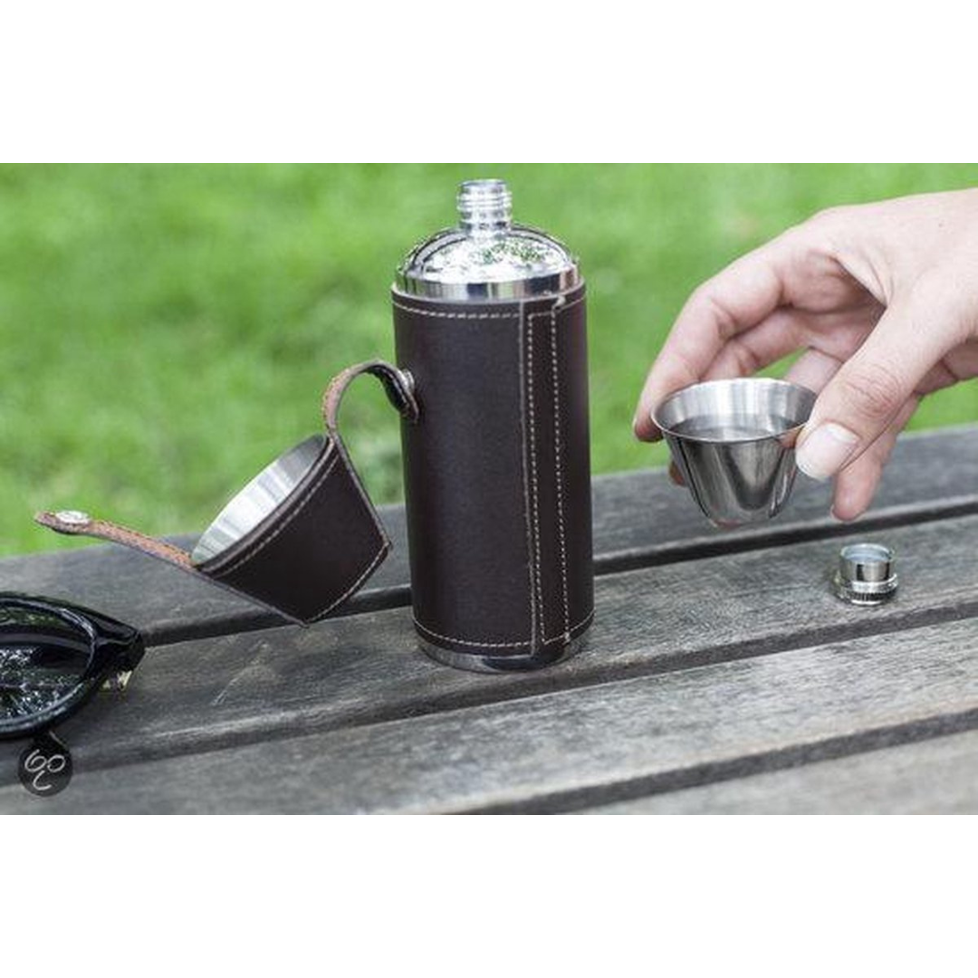 Set-sticla-din-inox-cu-2-pahare-Bootic-cu-husa-din-piele-ecologica-negru-capacitate-207-ml_4.png